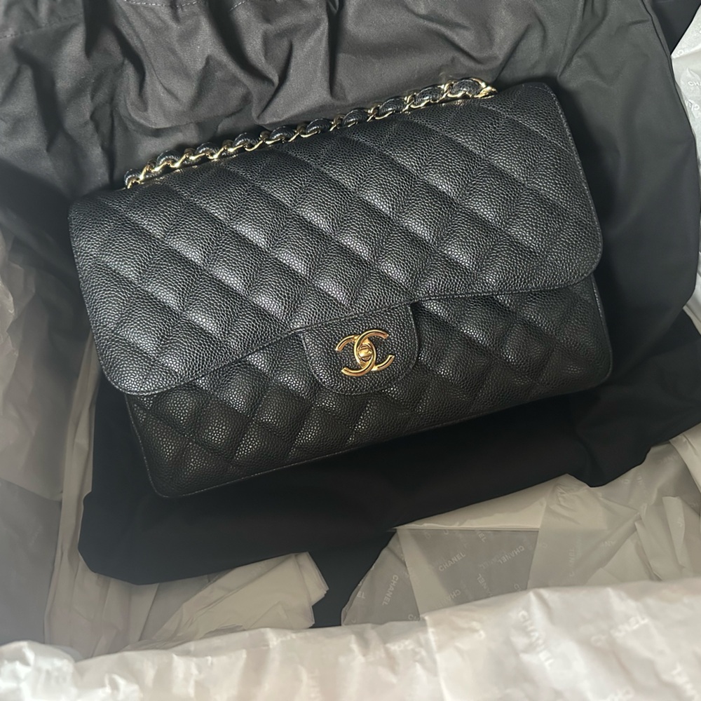 Chanel Jumbo Classic Flap Black Caviar Golf hardware